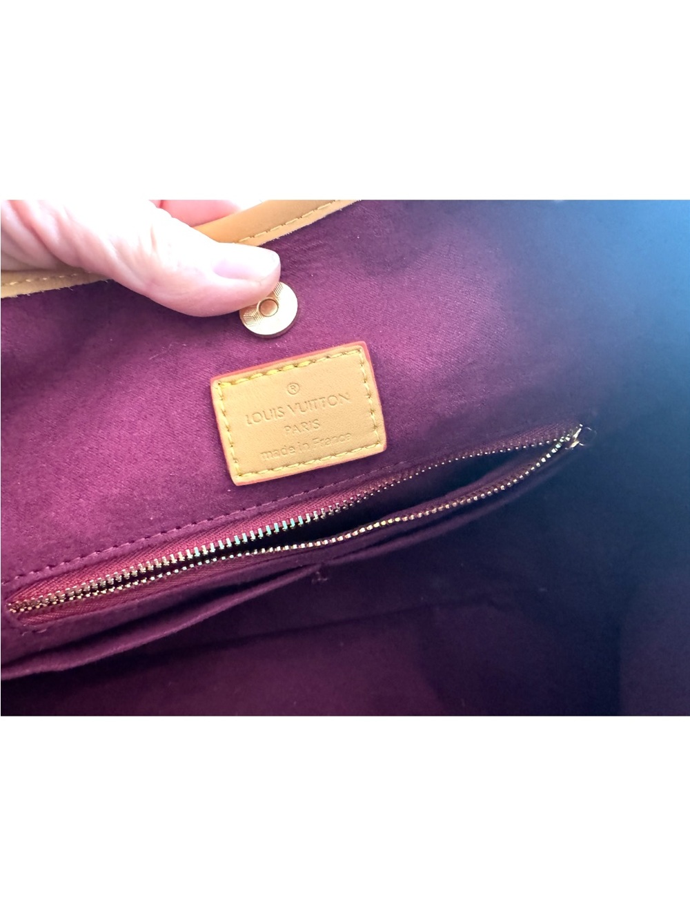 Louis Vuitton Brown Monogram Shoulder Bag with Tan Trim and Pouch - Picture 4 of 8